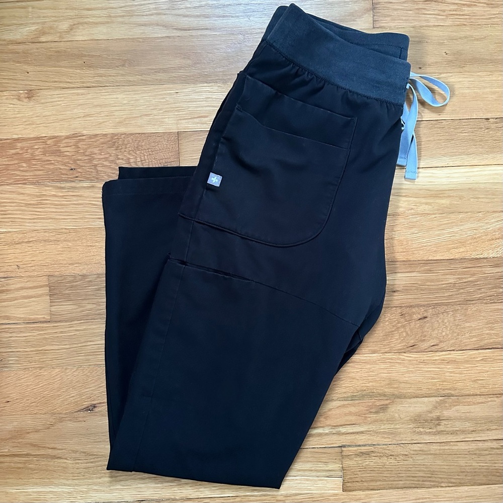 Figs Women's Black Scrub Pants with Drawstring Waist 28” inseem